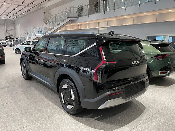 Kia EV9 2 of 6