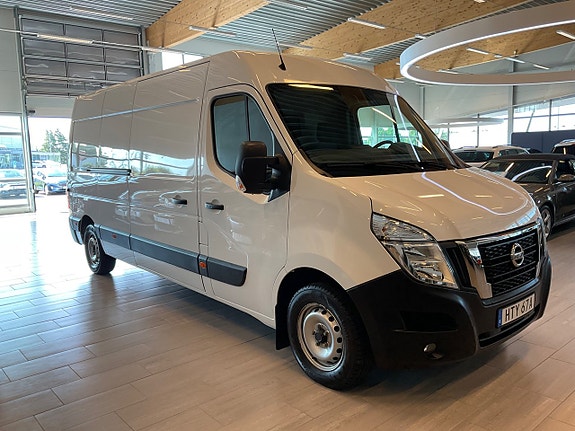 Nissan Interstar 3 of 5