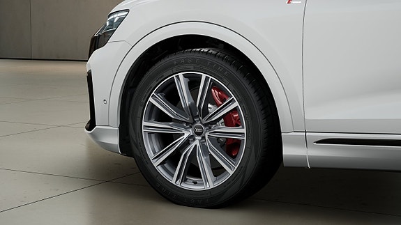 Audi Q8 3 of 11