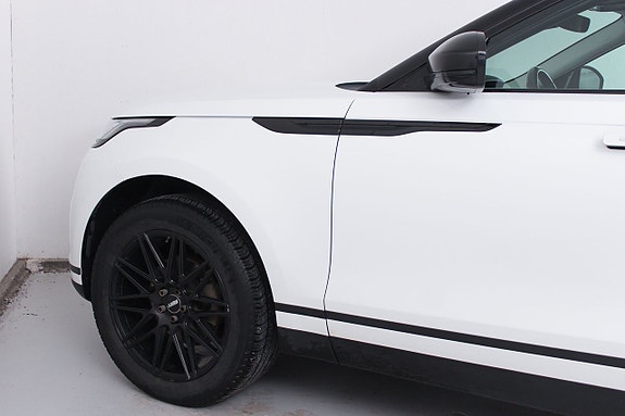 Land Rover Range Rover Velar 14 of 27
