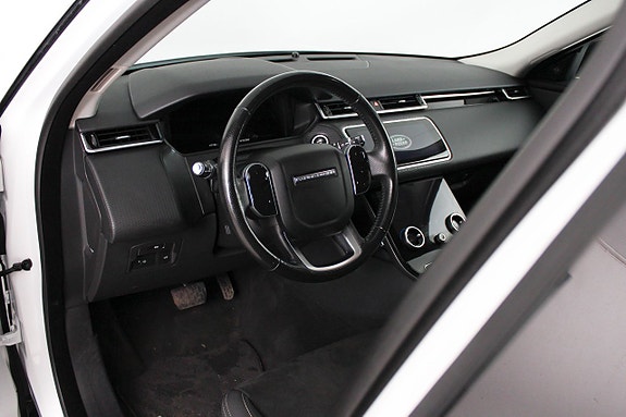 Land Rover Range Rover Velar 16 of 27