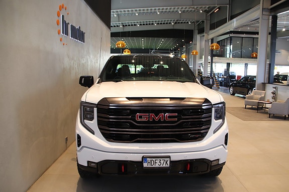 GMC Sierra 1500 2 of 24