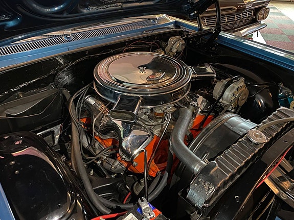 Chevrolet Impala 7 of 8