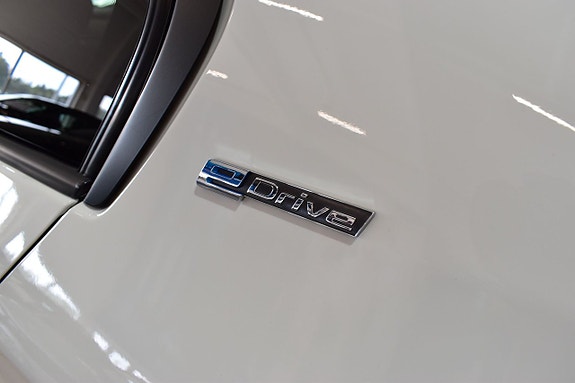 BMW 330e 17 of 17