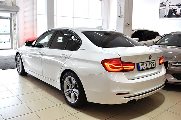 BMW 330e 3 of 17