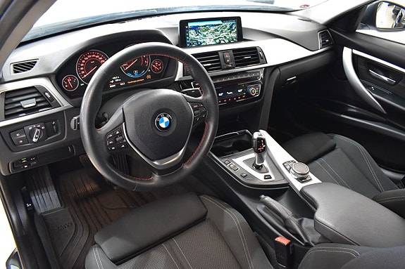 BMW 330e 7 of 17