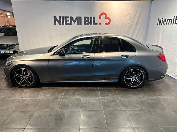 Mercedes-Benz C300 5 of 5