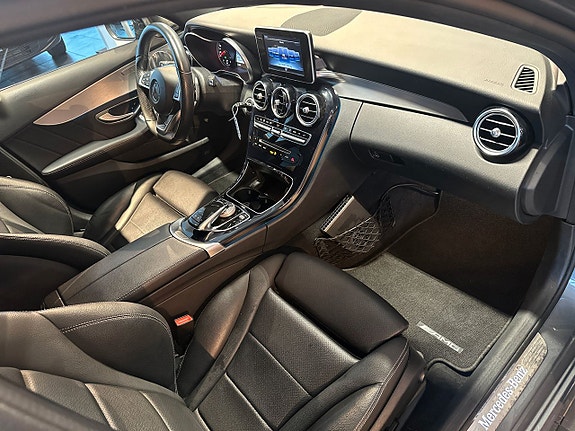 Mercedes-Benz C300 13 of 20