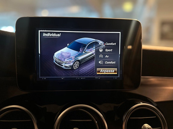Mercedes-Benz C300 18 of 20