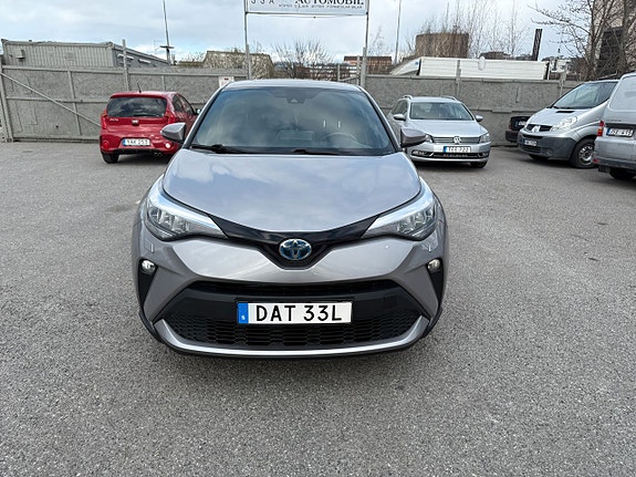 Toyota C-HR 2 of 13