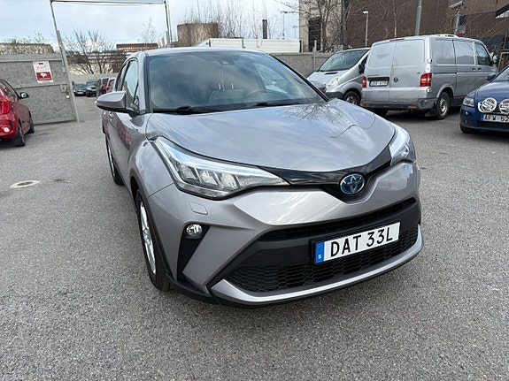 Toyota C-HR 3 of 13