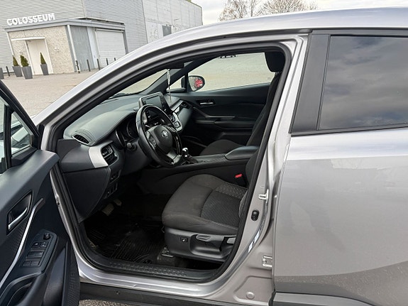 Toyota C-HR 9 of 13