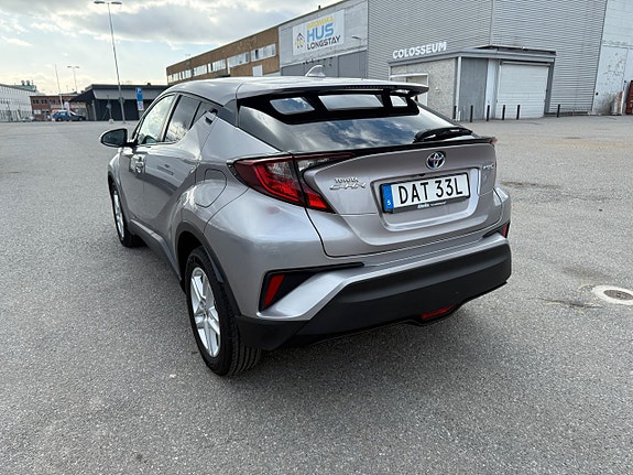 Toyota C-HR 5 of 13