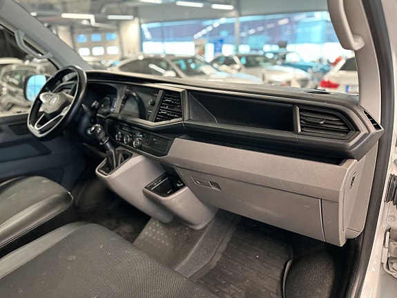 Volkswagen Transporter 18 of 25