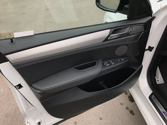 BMW X4 8 of 9