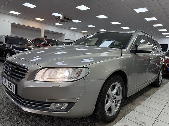 Volvo V70 2 of 21