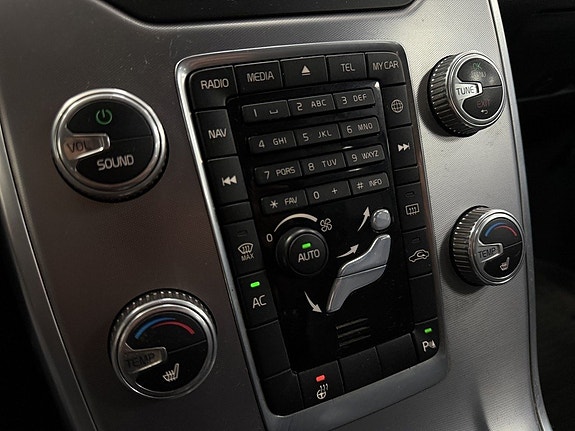 Volvo V70 10 of 21
