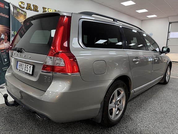 Volvo V70 4 of 21