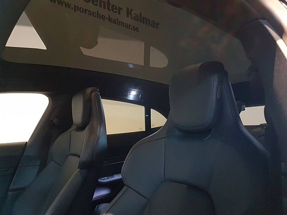 Porsche Taycan 4S 9 of 12
