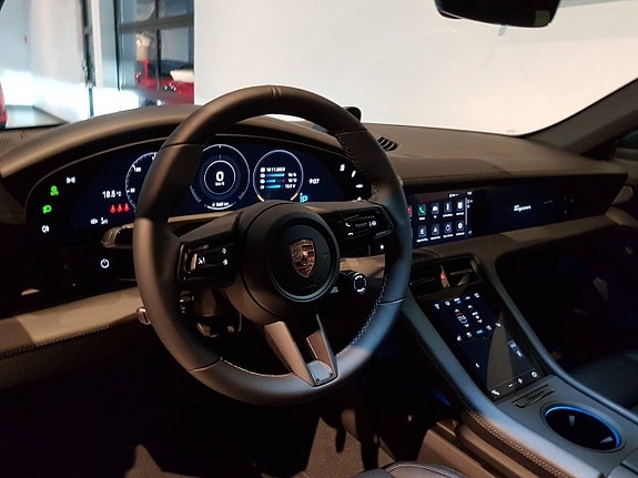 Porsche Taycan 4S 12 of 12