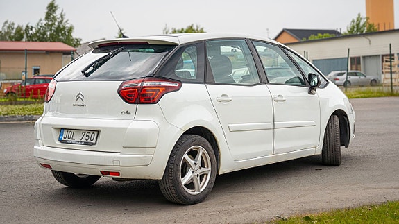 Citroen C4 Picasso 7 of 14