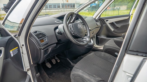 Citroen C4 Picasso 9 of 14