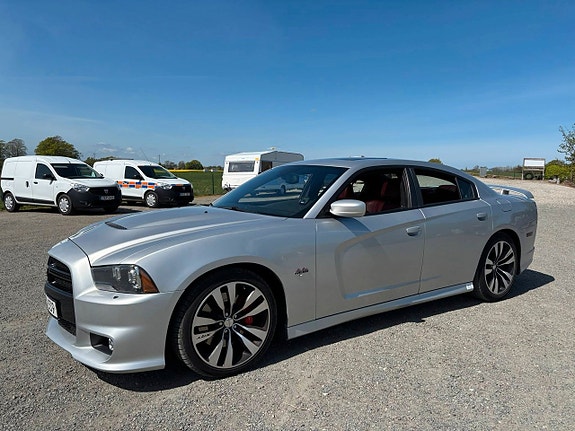 Dodge Charger 2 of 5