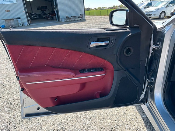 Dodge Charger 20 of 24