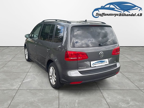 Volkswagen Touran 8 of 10