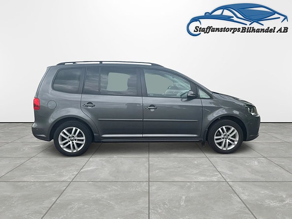 Volkswagen Touran 4 of 5