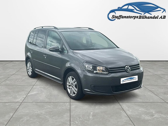 Volkswagen Touran 3 of 5