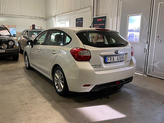 Subaru Impreza 4 of 5