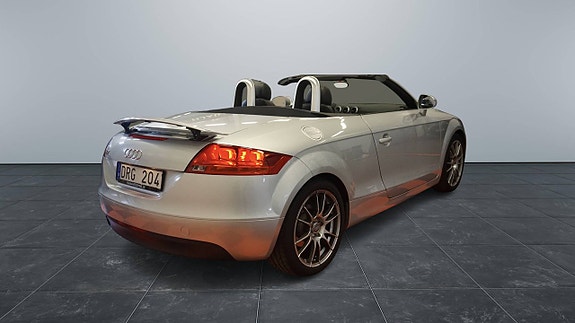 Audi TT 3 of 5