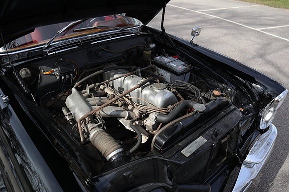 Mercedes-Benz W111 18 of 19