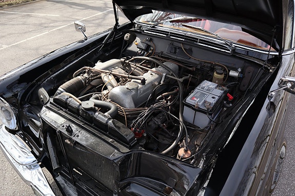 Mercedes-Benz W111 17 of 19
