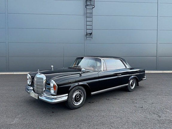 Mercedes-Benz W111