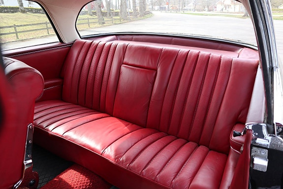 Mercedes-Benz W111 10 of 19