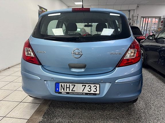 Opel Corsa 12 of 15