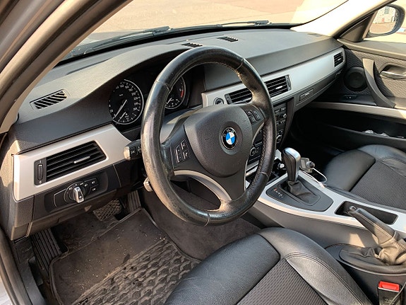 BMW 320 11 of 14