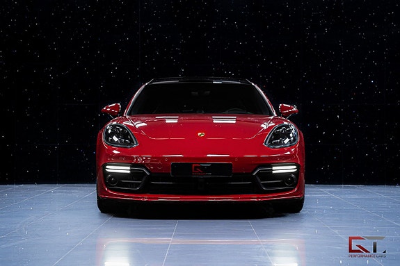 Porsche Panamera GTS 3 of 5