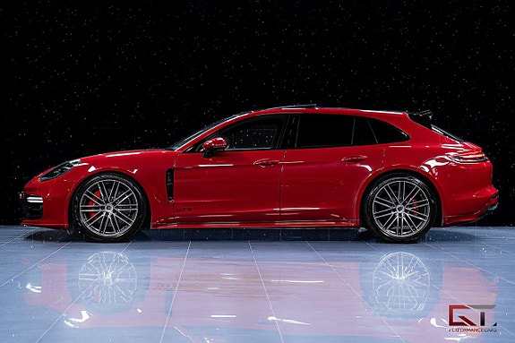 Porsche Panamera GTS 4 of 5