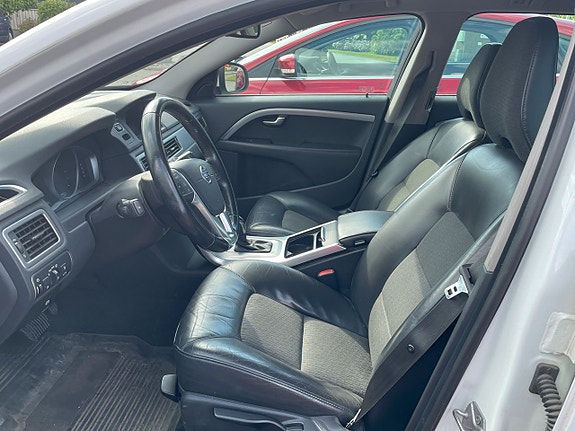 Volvo V70 7 of 9