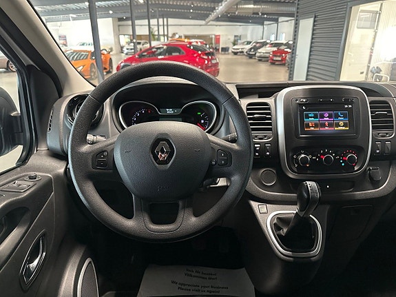 Renault Trafic 9 of 17