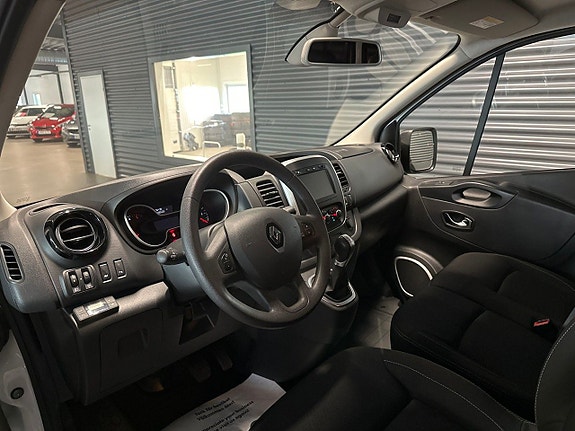 Renault Trafic 6 of 17