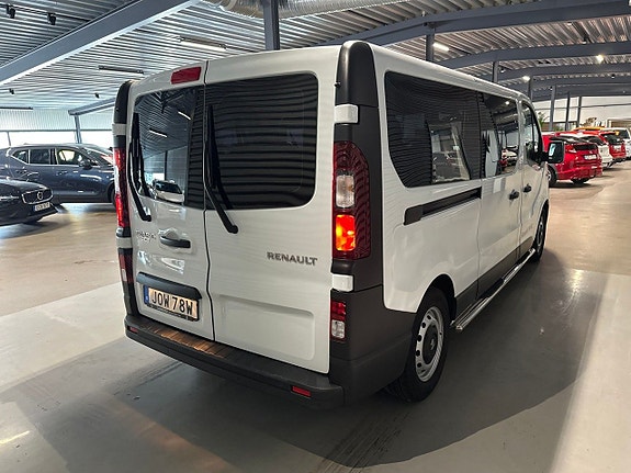 Renault Trafic 4 of 17