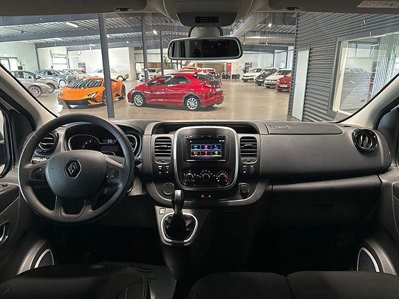 Renault Trafic 7 of 17