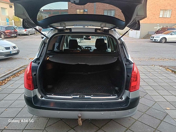 Peugeot 308 SW 9 of 13