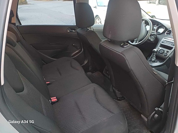 Peugeot 308 SW 10 of 13