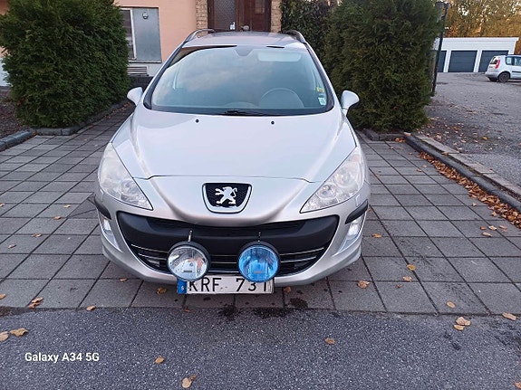 Peugeot 308 SW 12 of 13