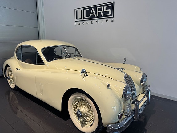 Jaguar XK140 2 of 9